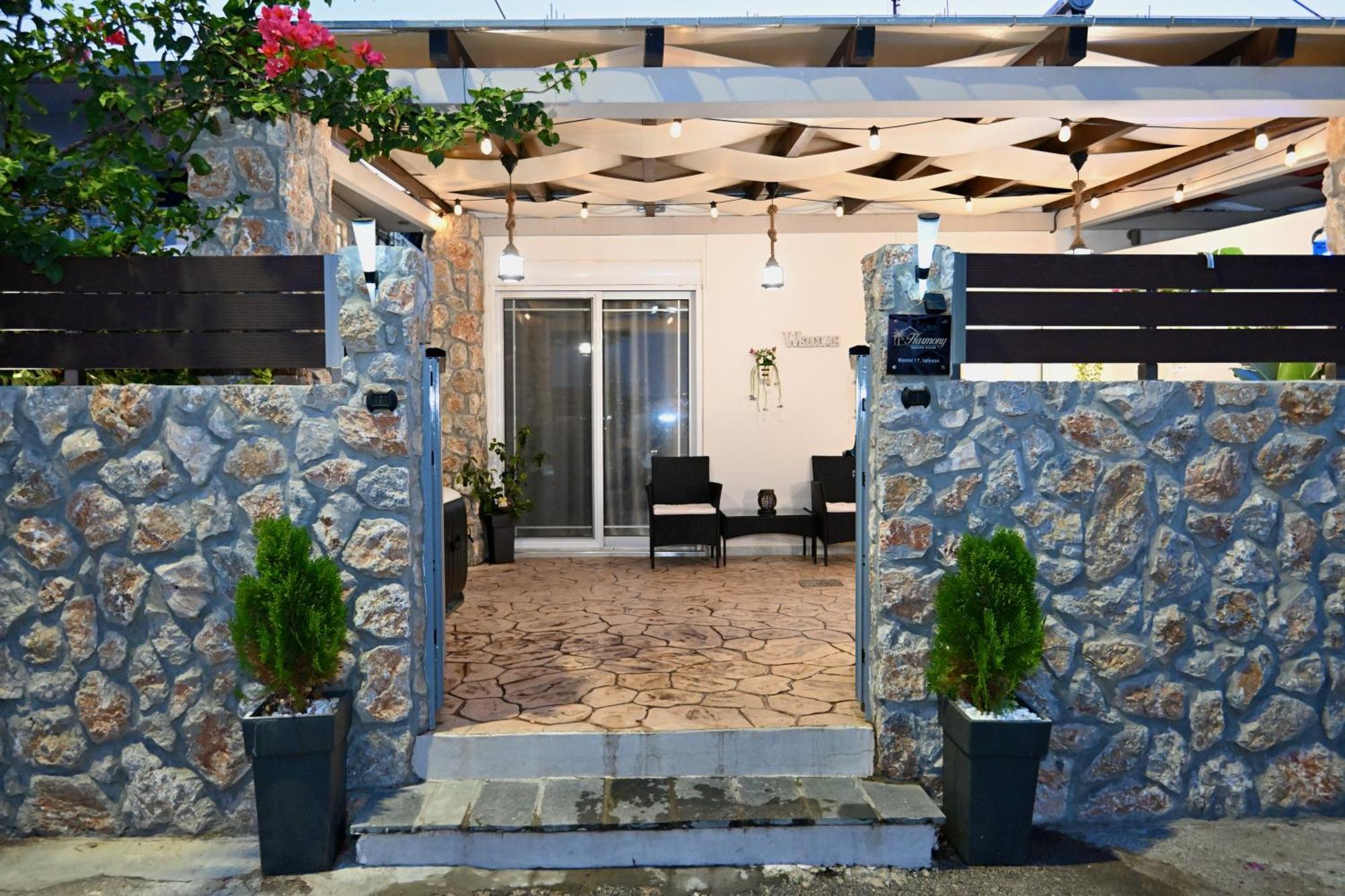 Harmony Seaside House Apartment Ялисос Екстериор снимка
